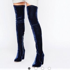 *over the knee* navy blue velvet boots! Size 6.5